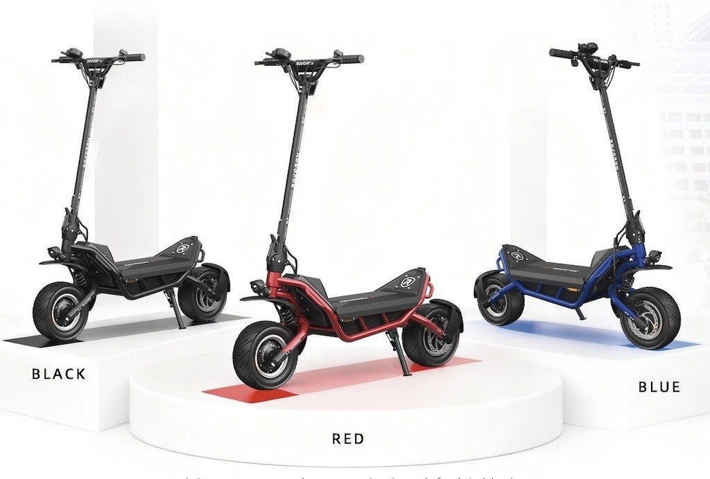 Rovoron R7 — trois coloris noir rouge bleu